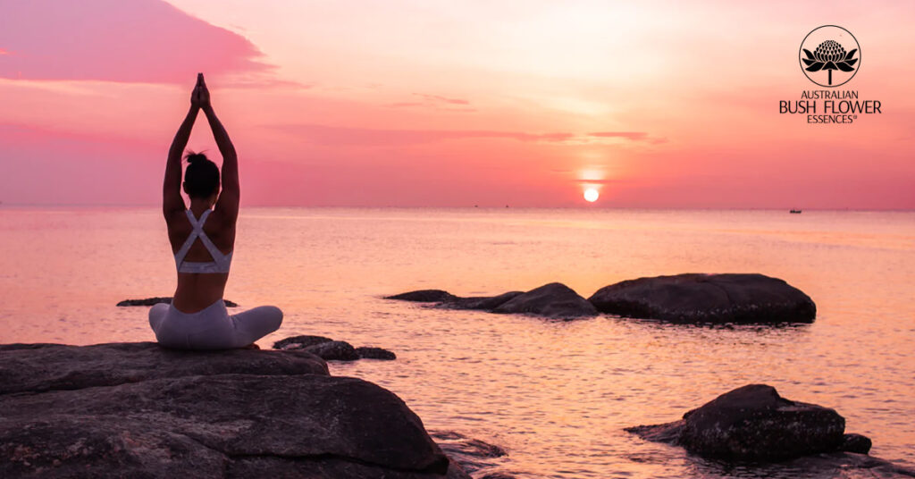 Fünf einfache Schritte, um einen friedlichen Meditationsraum zu schaffen (Australische Buschblüten Essenzen)