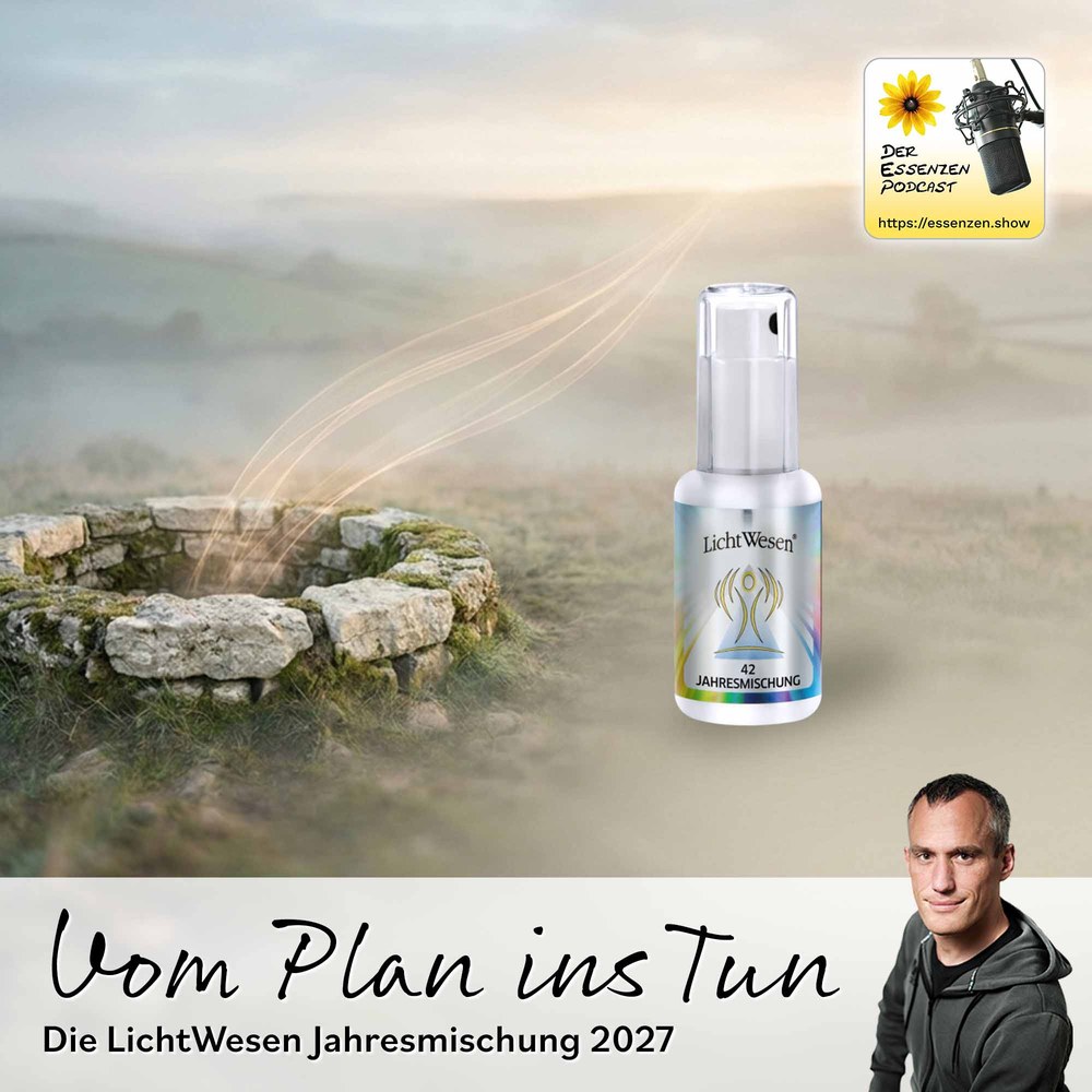 LichtWesen Jahresmischung 2027 als Sprayflasche vor nebliger Landschaft, dazu Carsten Sann und der Schriftzug „Vom Plan ins Tun“